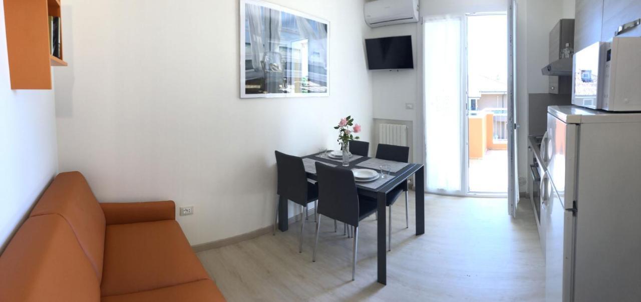 Residenza Verdemare Misano Adriatico Bagian luar foto