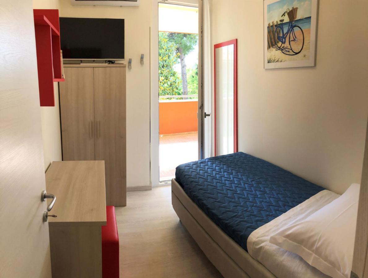 Residenza Verdemare Misano Adriatico Bagian luar foto